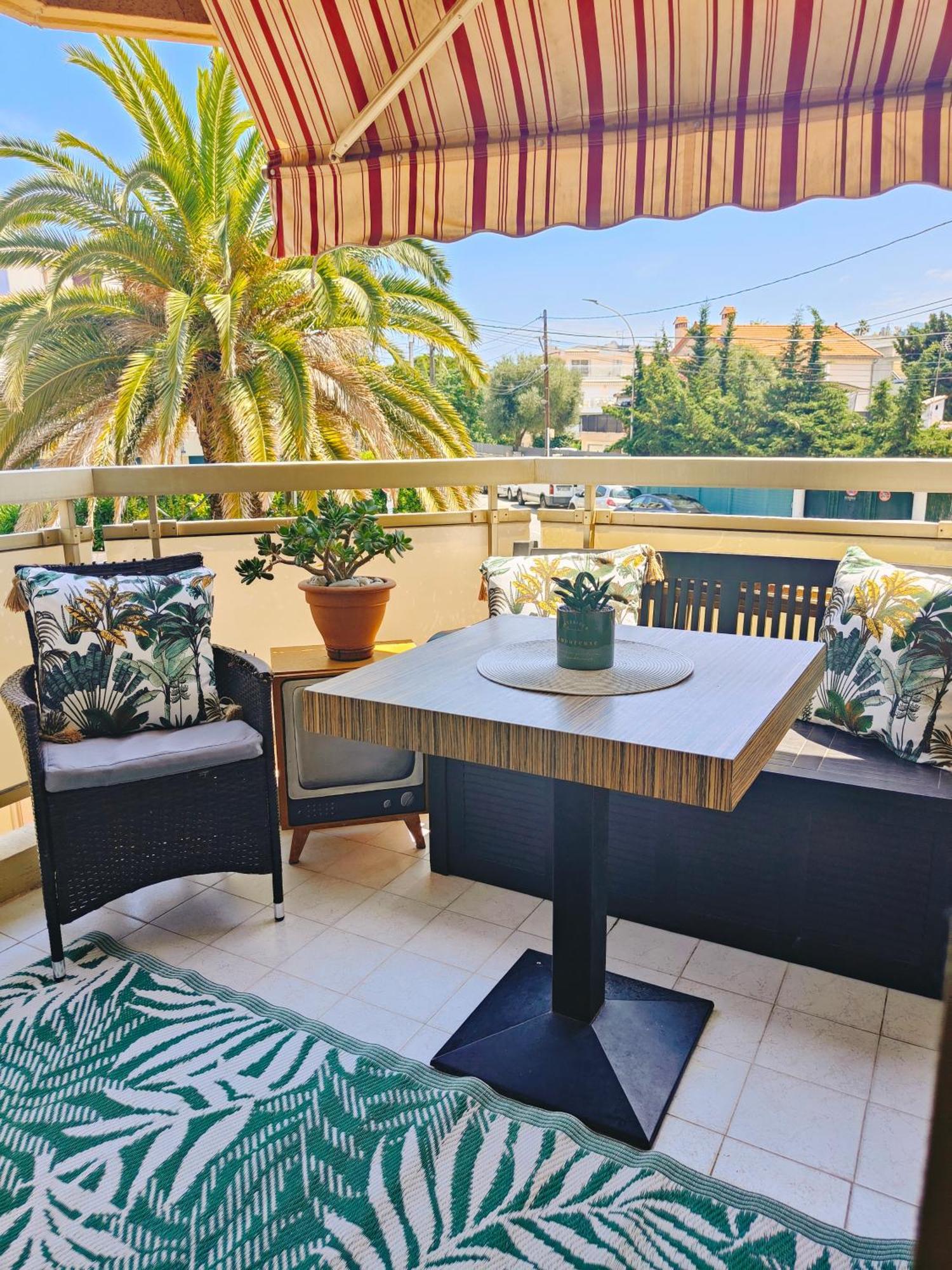 Bel Appartement A 50M De La Plage, 2 Pieces Climatisees, Parking Prive Antibes Buitenkant foto